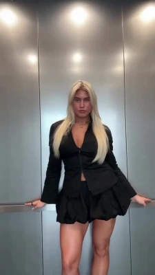 zena_wwe - If you suck my boobs I'll suck your 😇