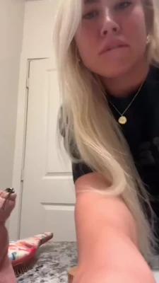 zena_wwe - Acordei já querendo 🍆… Tive que me virar… 🔥  SEXTOU 🫦