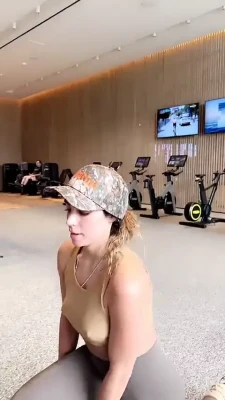sommerray - My tits need attention babe