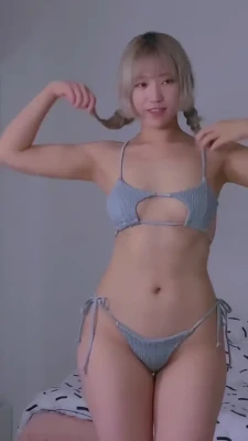 moon_nyang_ - Is this lingerie better on or off?