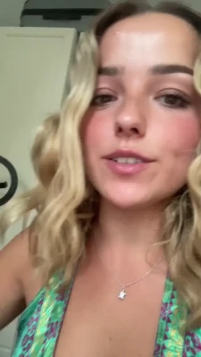 ailish_morrison - Hey guys i have a week off work now so let me know if you would like