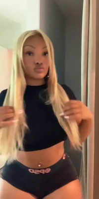 jazwiththevibes - Who needs hands when you have such dexterous feet?