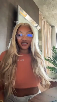 jazwiththevibes - Enjoying some pool time! Omg it was soooo hot today! I adore the