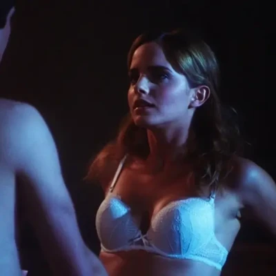 emmawatson - Lifting up my skirt so you can spank me 🥵