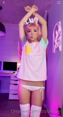 waifumiia - Showing my boobs to the car next to me