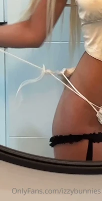 waifumiia - Who wants to put their dick in here 🍆😈