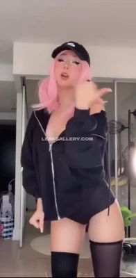 waifumiia - I'm trying to make it clap... its not as easy as it looks lol.