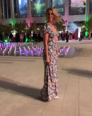 maudegarrett - Raise your hand if ur dick is 6.5 - 9 inches and you would Fuck &