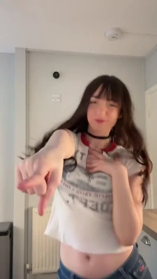 toxic - Pull down my pjs, let my girl dick in your mouth. Clip