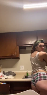 trinitybaby22 - Feelin' pretty comfy rn.