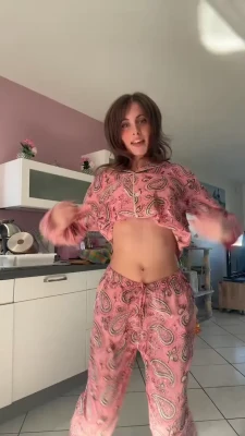 ophenya - I NEED COCK 🍆💦 I woke up from a. nap horny as fuck so I grabbed