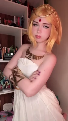 loopziepop - Booty kinda juicy
