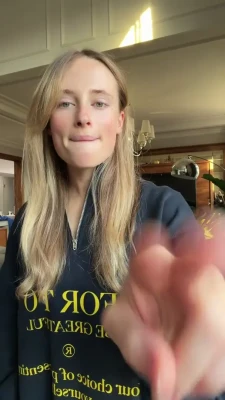 blondinka_drive - I let that oil drip down my soles … it feels so good