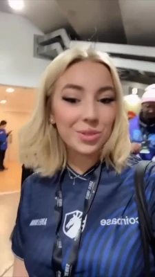areliann - would you still fuck me like this though? lol
