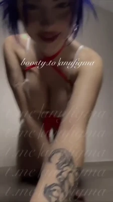 annfigma - Look what I'm doing with my breasts and pussy in public place