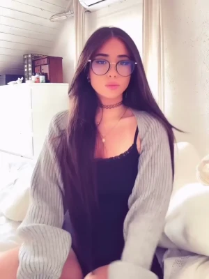 asleyia - Everything is just busting out 👌🏻 big ass + tight shorts =🤤