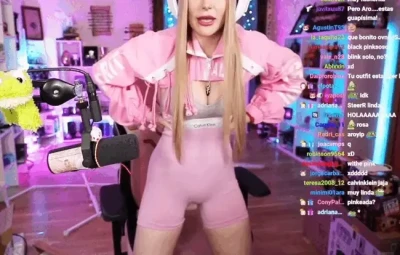 aroiagarcia - can you handle my boner? 😫