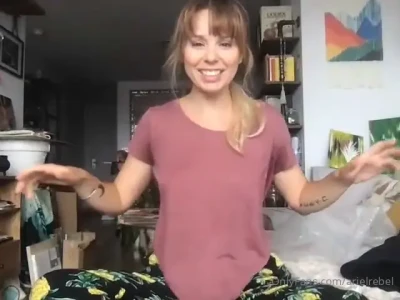 arielrebel - Do you like my stockings? 🥺