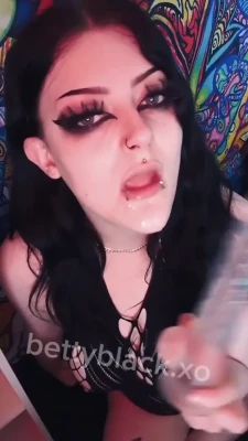 bettyblack - P.O.V 🍑