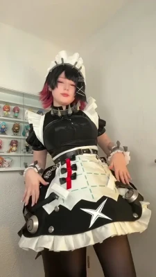 upminaa - I just want to smother someone between my thighs