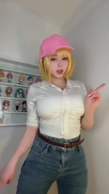 upminaa - Pulling pants up over my ass is so hard