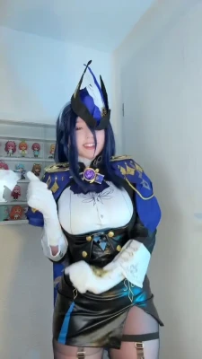 upminaa - #5/October - slave training on a first date? This is NOT good video.