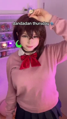 upminaa - Guess if there's underwear under my sweatshirt? and text me in