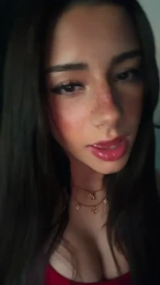 ltsmikaylacampinos - What do you want as your present? 👀🥰