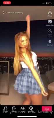 katianakay - heeheh would u let me sit my ass on u baby ?