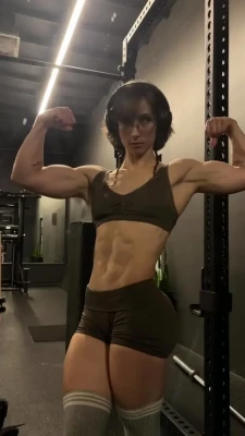 leanbeafpatty - Okay, here’s the dick 😏 I know you want it ~