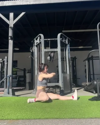 leanbeafpatty - Gym Peach.... mmm sweaty and horny x