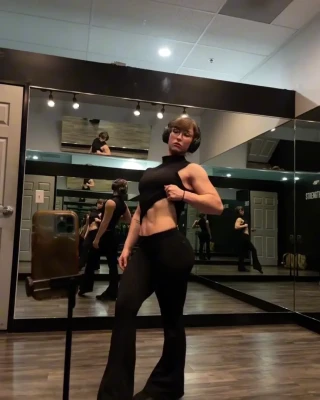 leanbeafpatty - daydreaming about bouncing my fat ass up and down on your cock as i