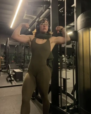 leanbeafpatty - ✅FOLLOW @viitress FOR FREECute girl @viitress wants to show you her