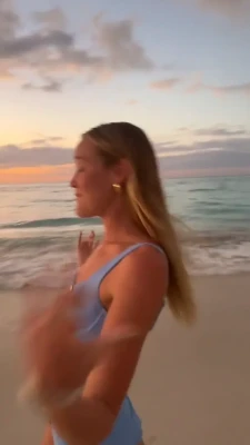 ellamendelsohn - I think the cum is too deep I wanted to press it out of my pussy