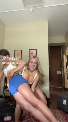 jacklyn_roper - Swipe to get smooshed by me 💀