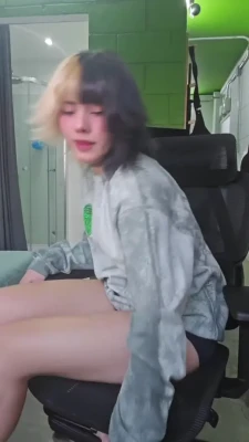 nathaliewrth - Just a little bit of jiggle action ❤️