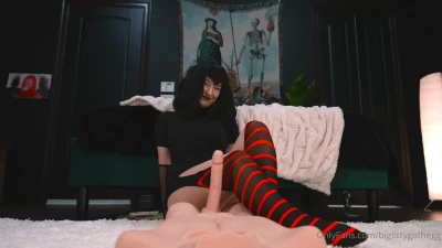 bigtittygothegg - Do you mind if I wander round the house like this