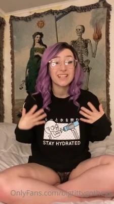 bigtittygothegg - Hiiii  Thank you for being one of my first subs  If you have any