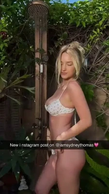 iamsydneythomas - CHILLING OUT IN THE HOT TUB 😁 WHO WANTS TO JOIN ME? 😈 XXX