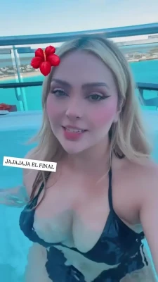 arigameplays - I am enjoying the Canadian summer and working on that full body tan!