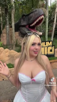 arigameplays - Good morning breast freinds!! ❣️ Who wants a live pic in their