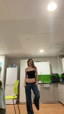 elinorabriscoe - cumshot hereee 🙈👇