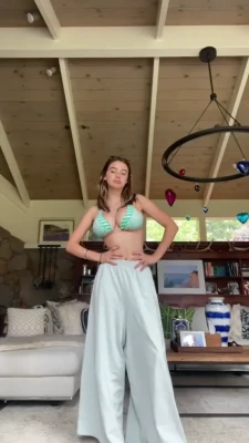 elinorabriscoe - Pussy talk 💦