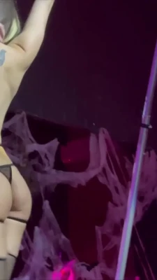 dorokh - Monday is the perfect day for a little tease! Start your week frisky