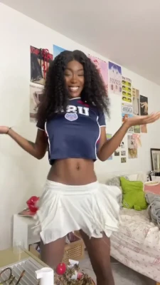 444ajsworld - would you guys pay for a virtual date? like I go buy some food, you