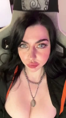 magui - Do you like my new nipples clamps?