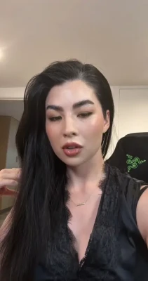 carolinekwann - I would love to have you between my legs😈 Would you suck my pussy