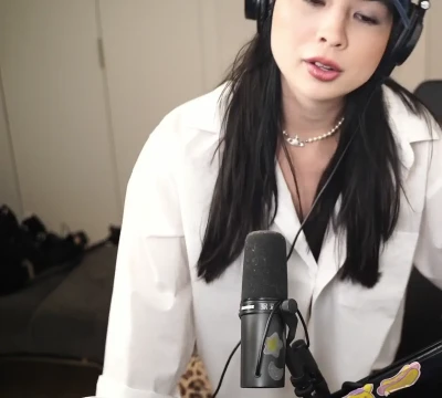 carolinekwann - Just some close up pussy fingering and stretching.🥵😮‍💨