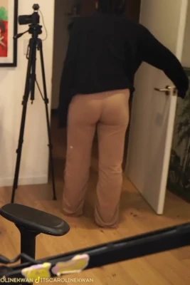 carolinekwann - Spread my cheeks and show me what you got..I cant wait to feel you