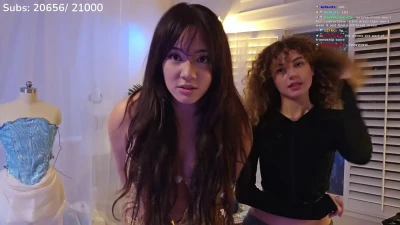 cinnabrit - Anyone in the mood for some side boob